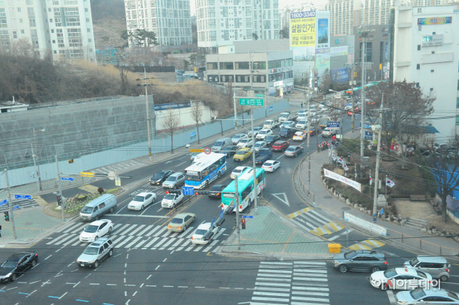 혼잡한 교문4거리