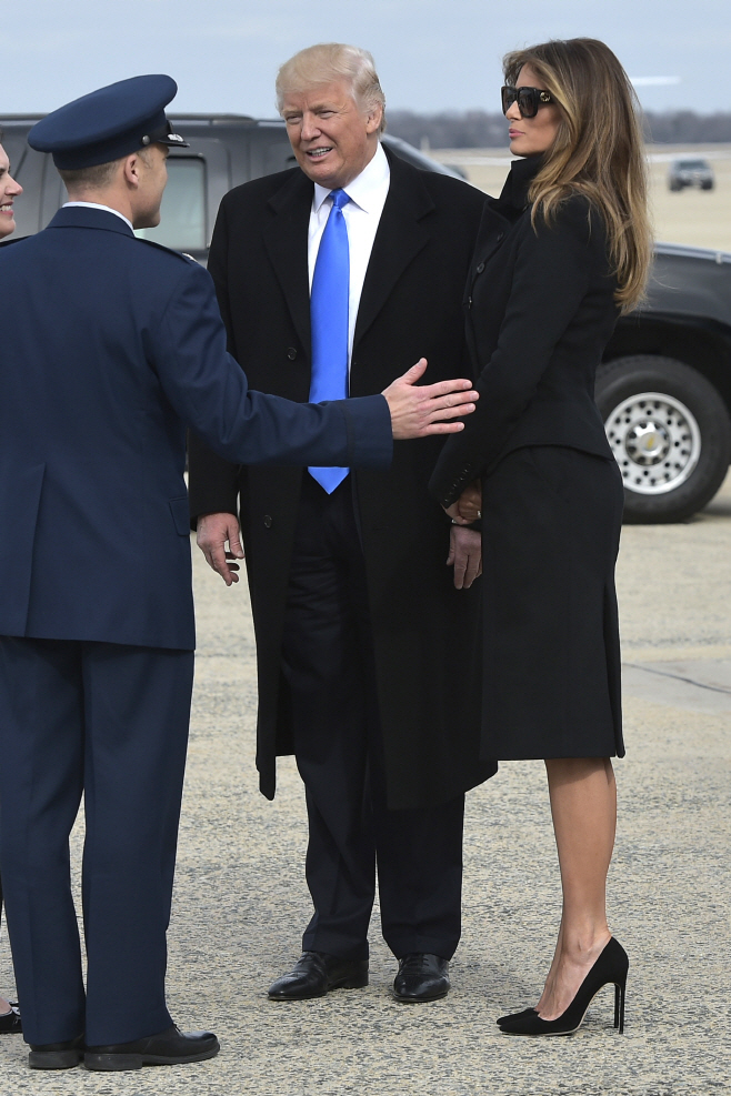 US-POLITICS-TRUMP-ARRIVAL <YONHAP NO-0674> (AFP)