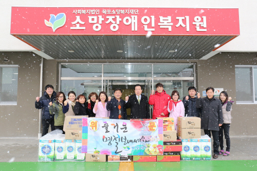 <포토> 박홍률 목포시장, 설 맞아 어려운 소외계층 찾아나서