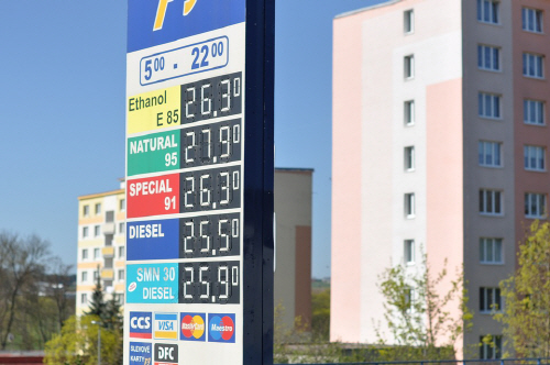 gas-station-1344185_960_720