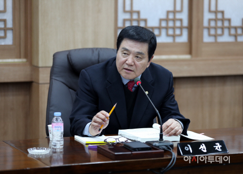 사진자료(이선균 의원 질의 모습)