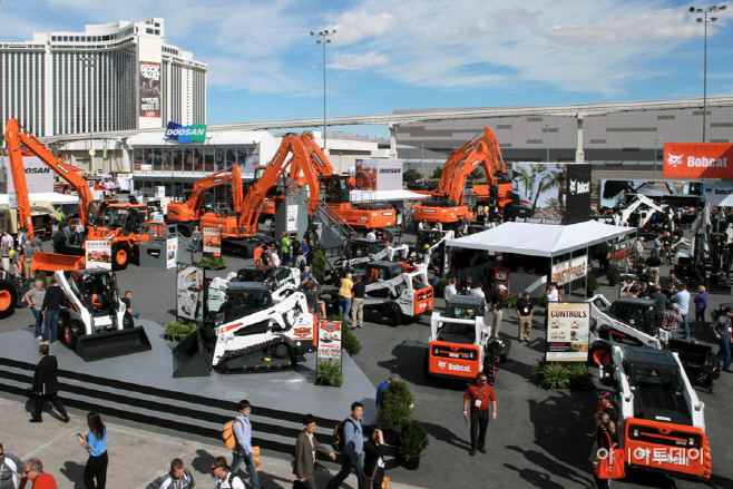 사진3. 두산,밥캣_ConExpo 2014