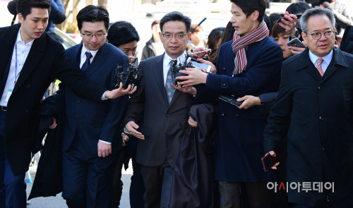 박근혜 대통령 탄핵심판 참석하는 이중환 변호사