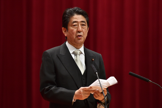 JAPAN-DEFENCE-ABE <YONHAP NO-1441> (AFP)