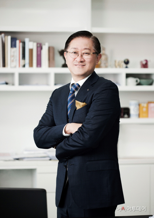 [아모레퍼시픽그룹] 서경배 대표이사 회장_최근 집무실