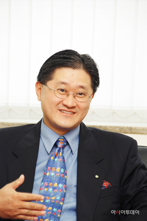[아모레퍼시픽그룹] 서경배 대표이사 회장_1997년 취임 당시