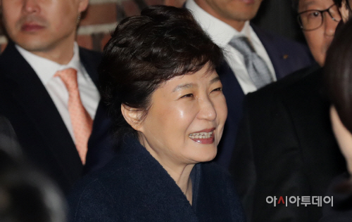 [포토] 박근혜 전 대통령 삼성동 사저 도착