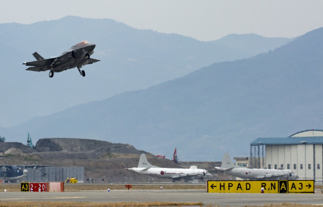 미국 F-35B 스텔스기, 한국서 정밀 폭격 훈련<YONHAP NO-1983>