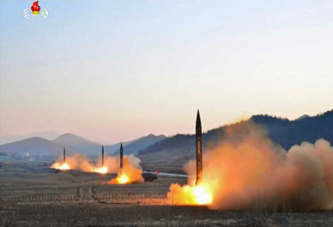 북한, 탄도미사일 발사훈련 사진 공개<YONHAP NO-2994>