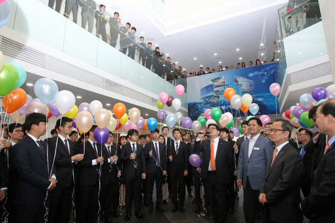 (동서발전 사진자료1) 제16주년 사창립 기념식 및 입사식
