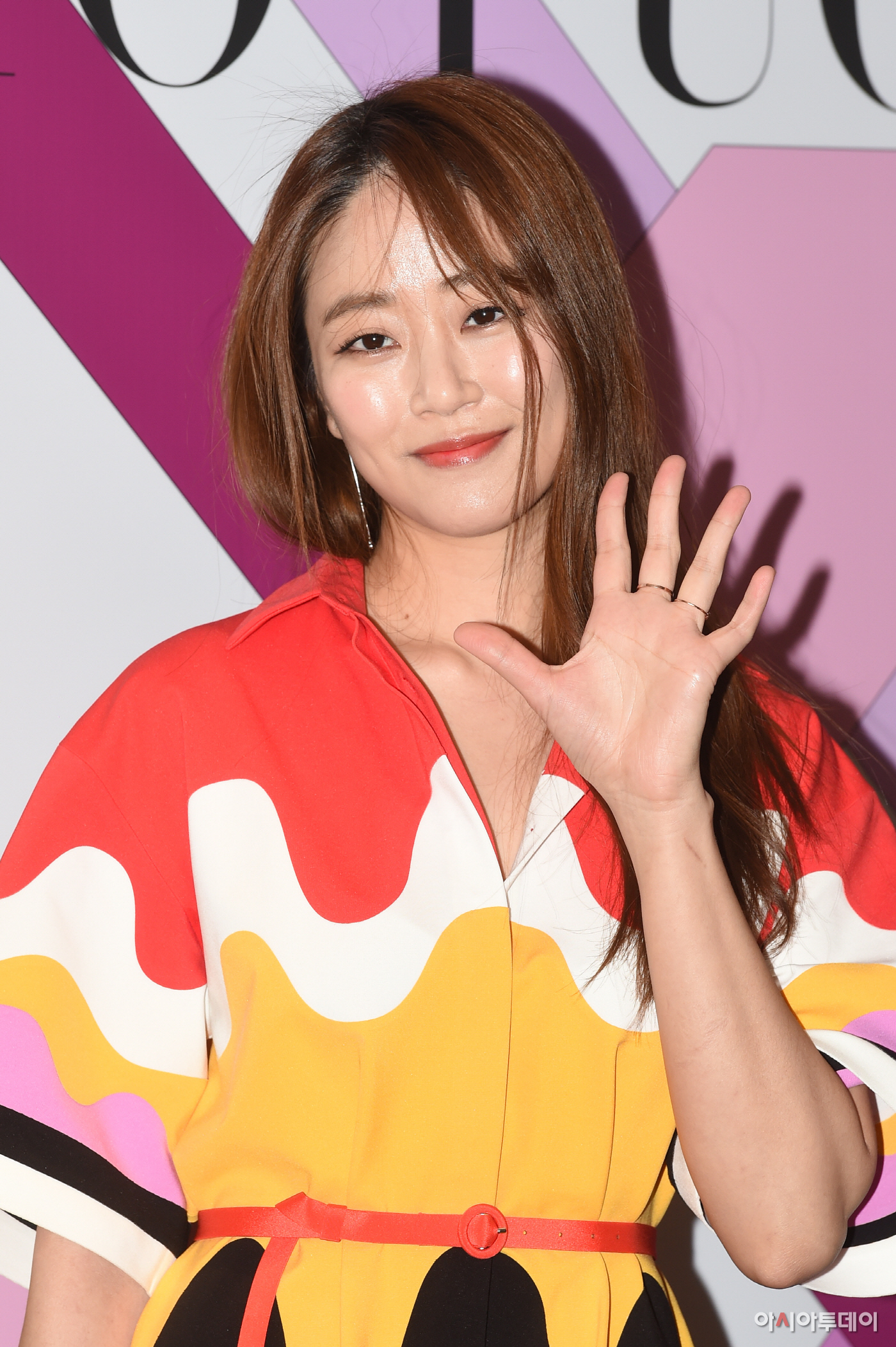 [포토]김효진, 매력적인 손인사 - 아시아투데이
