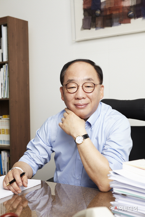 사진_엘앤피코스메틱 권오섭 신임 회장