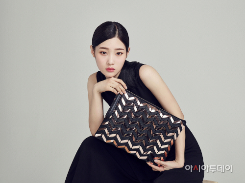 질스튜어트액세서리_17SS 이미지컷(로젤라 프리즘백)