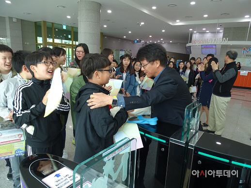 부산과학체험관 21일 관람객 10만명 돌파 사진