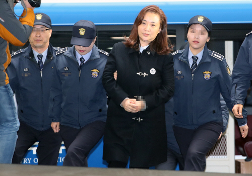 특검 소환되는 박채윤 와이제이콥스메디칼 대표
