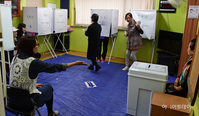 제19대 대통령 선거, 투표하는 유권자들