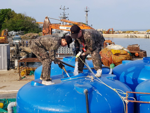 평택 해군 2함대, 섬 주민들 근심‘콸콸’뚫었다.