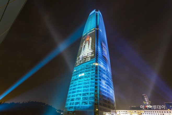 갤럭시 S8 칠레 출시_중남미 최고층 빌딩 옥외 광고(2)