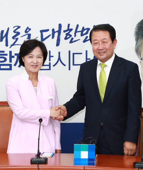 민주당 찾은 박주선 비대위원장