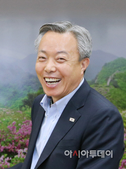 군수님 사진-2