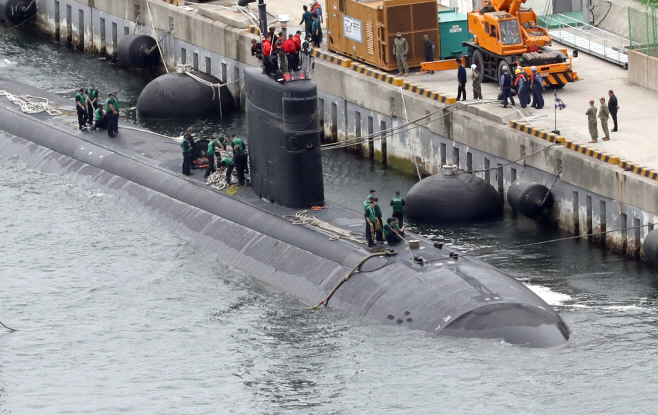 미 핵 잠수함 샤이엔 부산 도착