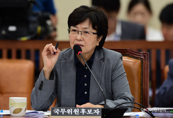 [포토] 위원들 질의에 답하는 김은경 후보자