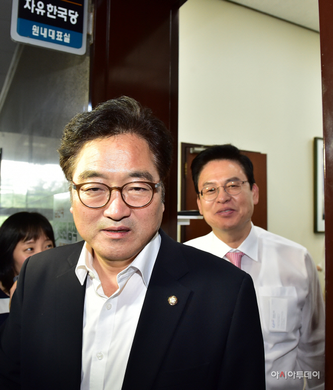 [포토] 정우택 원내대표와 비공개 회동 마친 우원식 원내대표