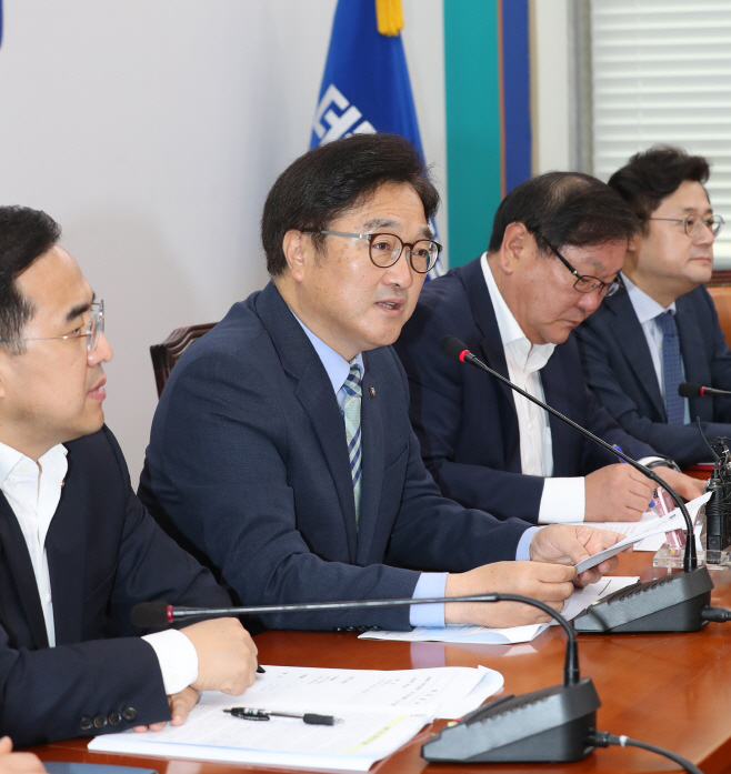 예결위 개회 협조 당부하는 우원식