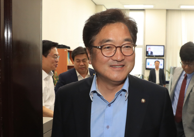 밝은 표정 우원식 원내대표