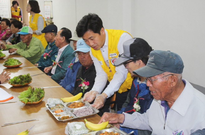 대한적십자사봉사회 안동시지회 급식봉사팀 (2)