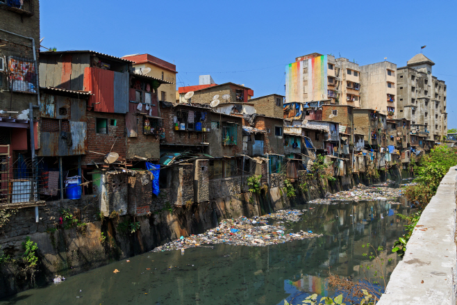 Mumbai_03-2016_52_Dharavi_near_Mahim_Junction