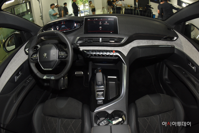 뉴 푸조 3008 SUV GT1