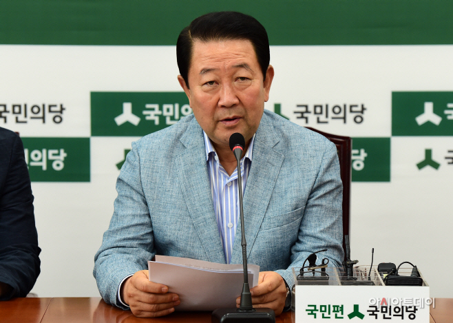 [포토] 기자간담회 갖는 박주선 비대위원장