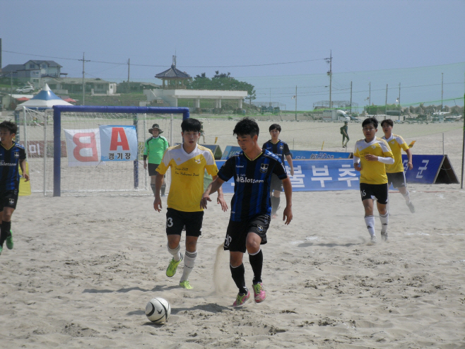 제6회 영덕군수배 고래불비치사커 전국대회 장면
