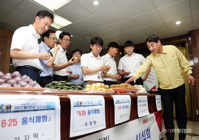 6ㆍ25 재현 음식 취식 행사 01