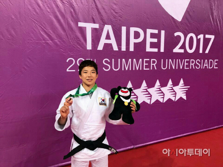 219_동메달_들어올린_안산_작은거인_정보경