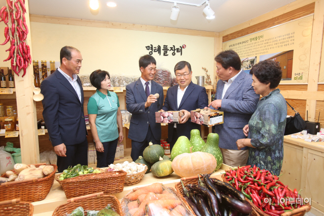 농특산물 전시판매 문화공간 조성 시범사업 ‘명례뜰장터’개장