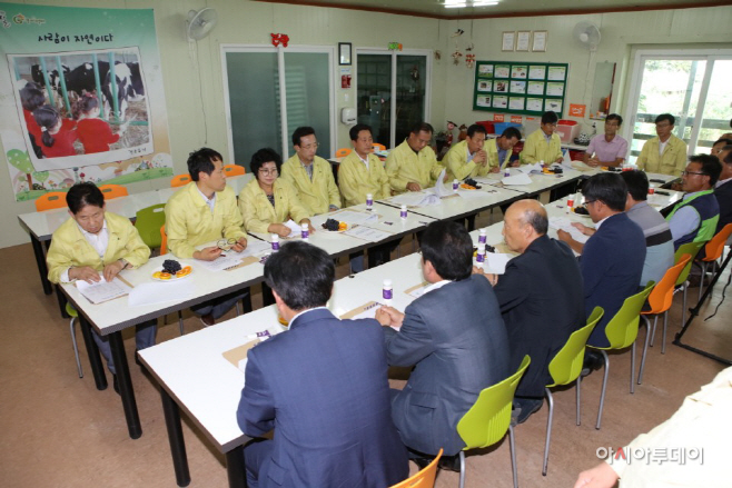 구미시의회 축산농장 방문