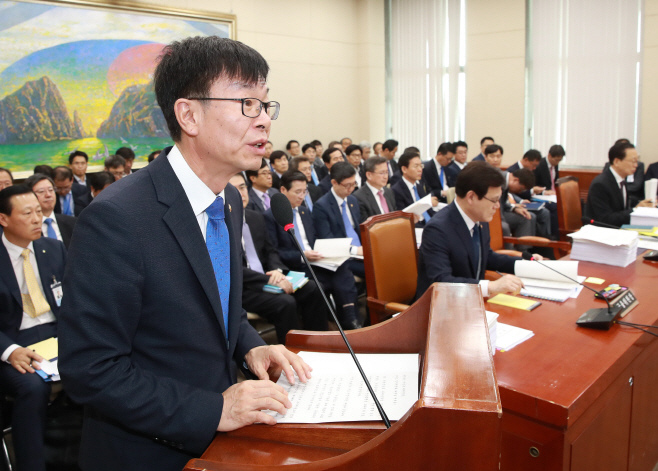 제안 설명하는 김상조 공정거래위원장