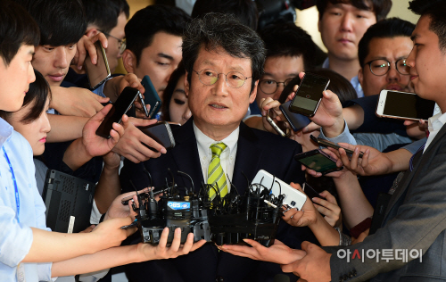 문성근, 'MB 블랙리스트' 첫 피해자 조사