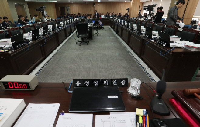 교문위 국감 이틀째 파행