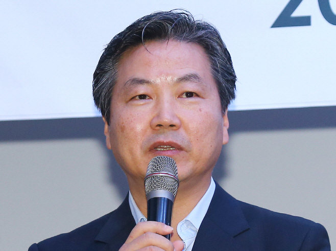 중소벤처기업부 장관 후보자에 홍종학 전 국회의원