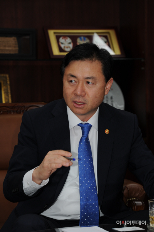 장관 인터뷰2