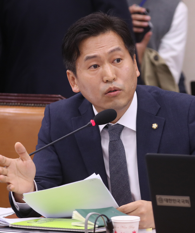 질문하는 손금주 의원