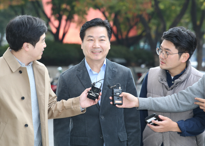 홍종학 후보자 청문회 준비 사무실로 첫 출근