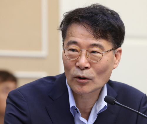 인사말하는 장하성 정책실장