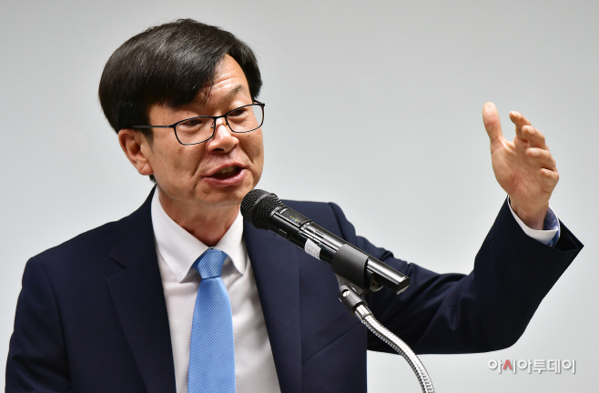 [포토] 김상조 '4대그룹 법 집행 더 엄격하게'