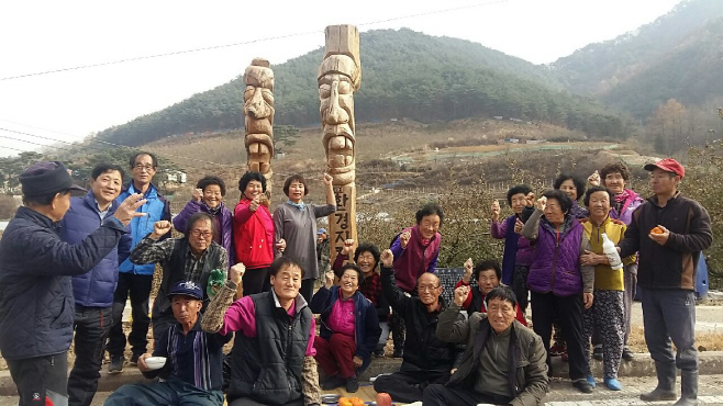 지품면 기사리,‘환경지킴이 장승’ 모습