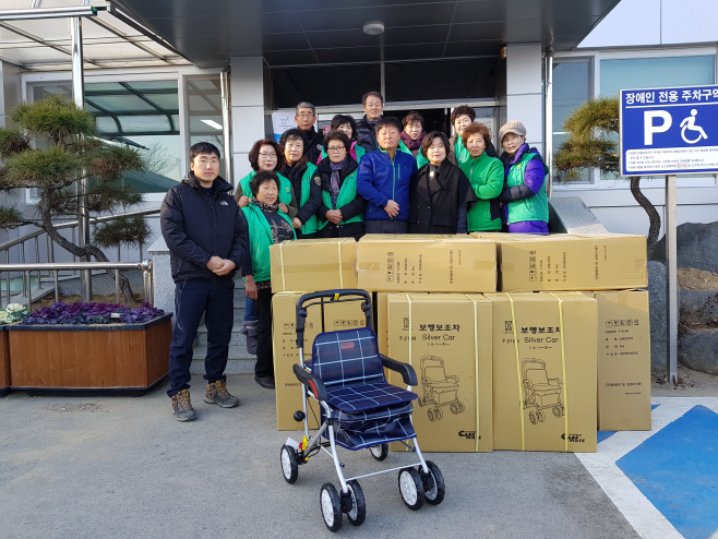 12월18일 구천면 새마을회 어르신 보행보조기 전달