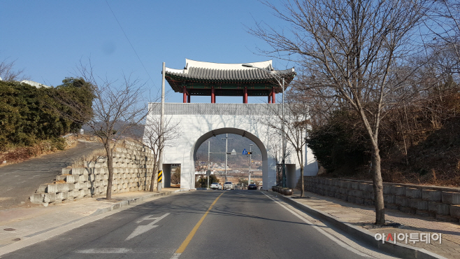 1226 밀양시, 옛 관문인 동문 복원으로 또 하나의 명물 탄생(1)